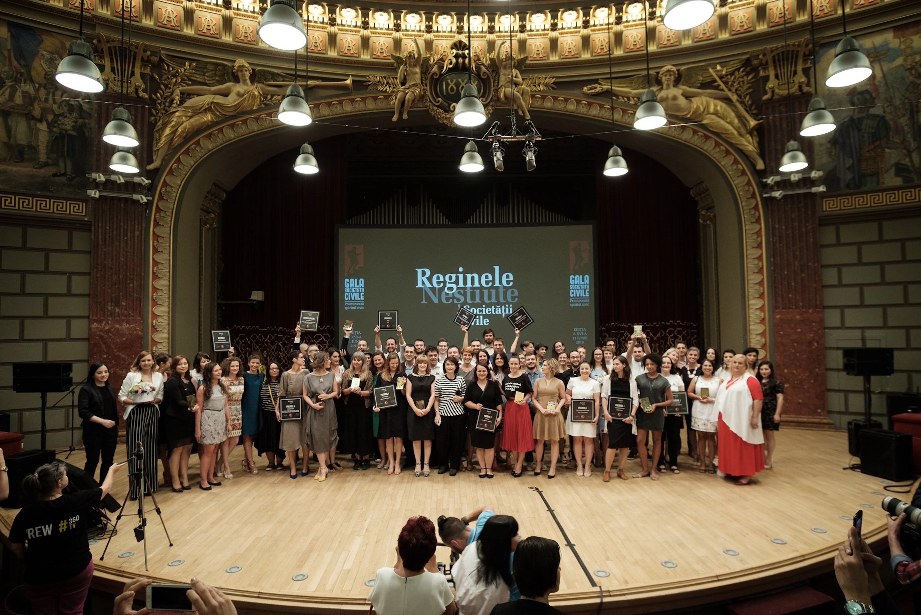 Dăruiește Aripi premiată la Gala Societății Civile