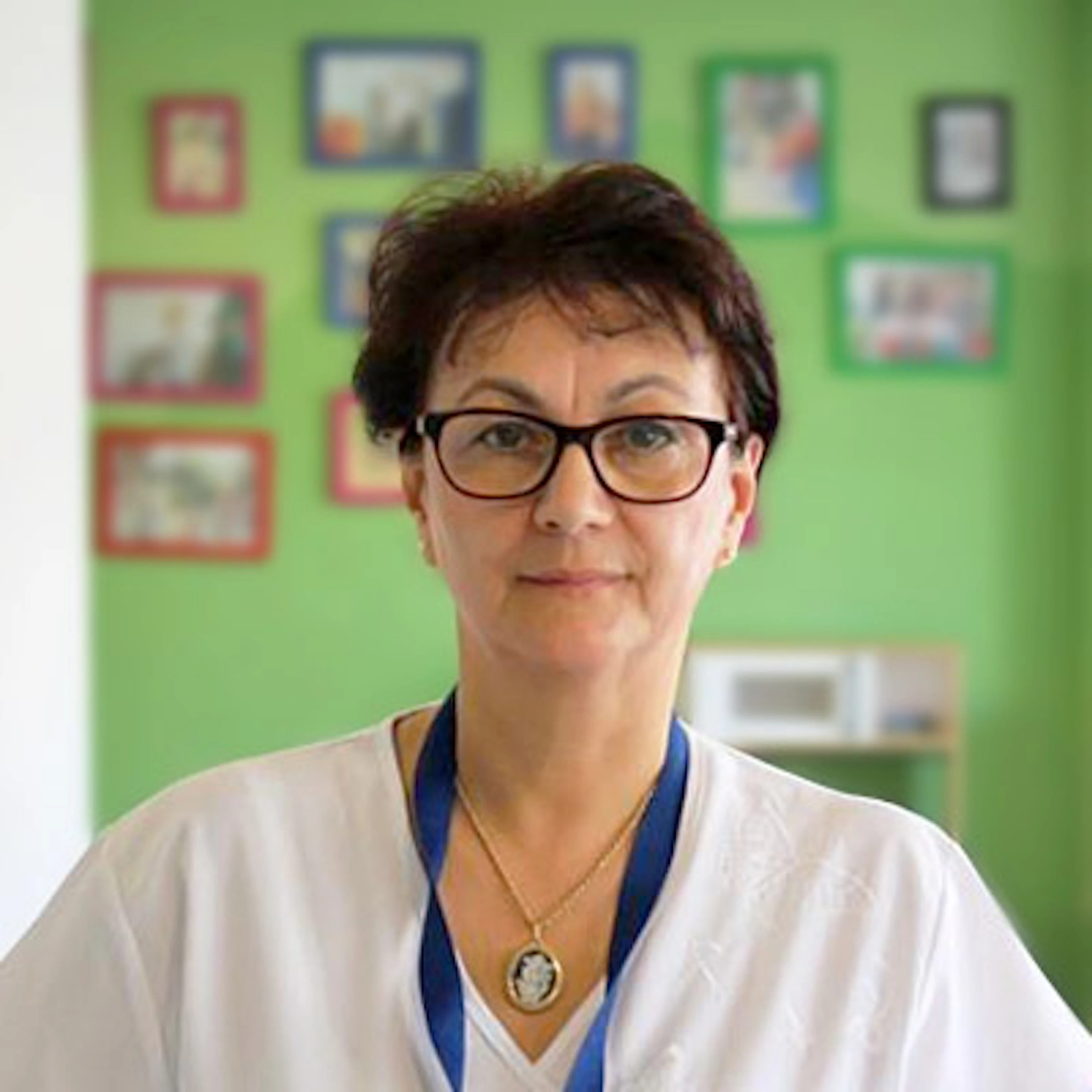 Portret Dr. Adriana Apostol