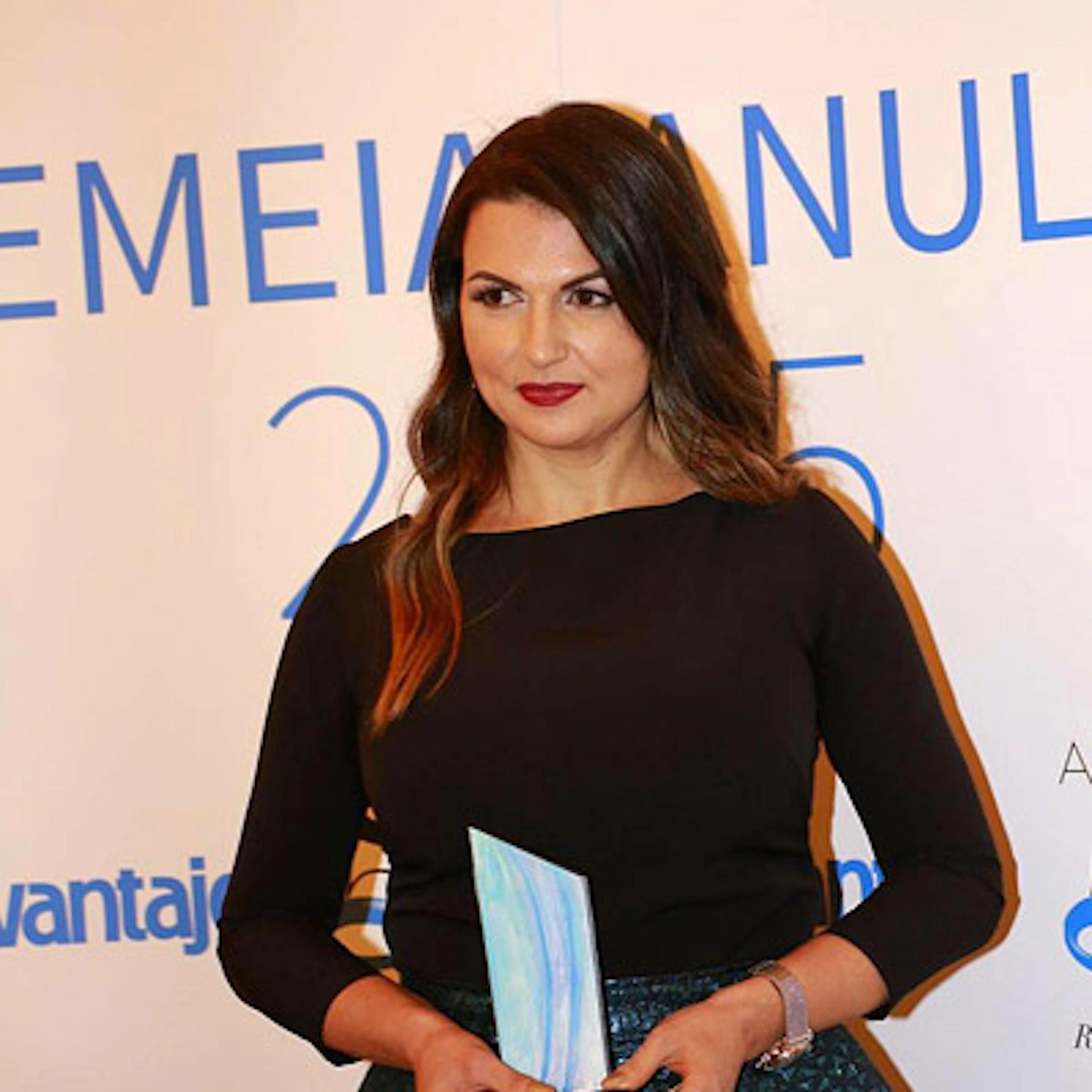 Portret Alina Pătrăhău