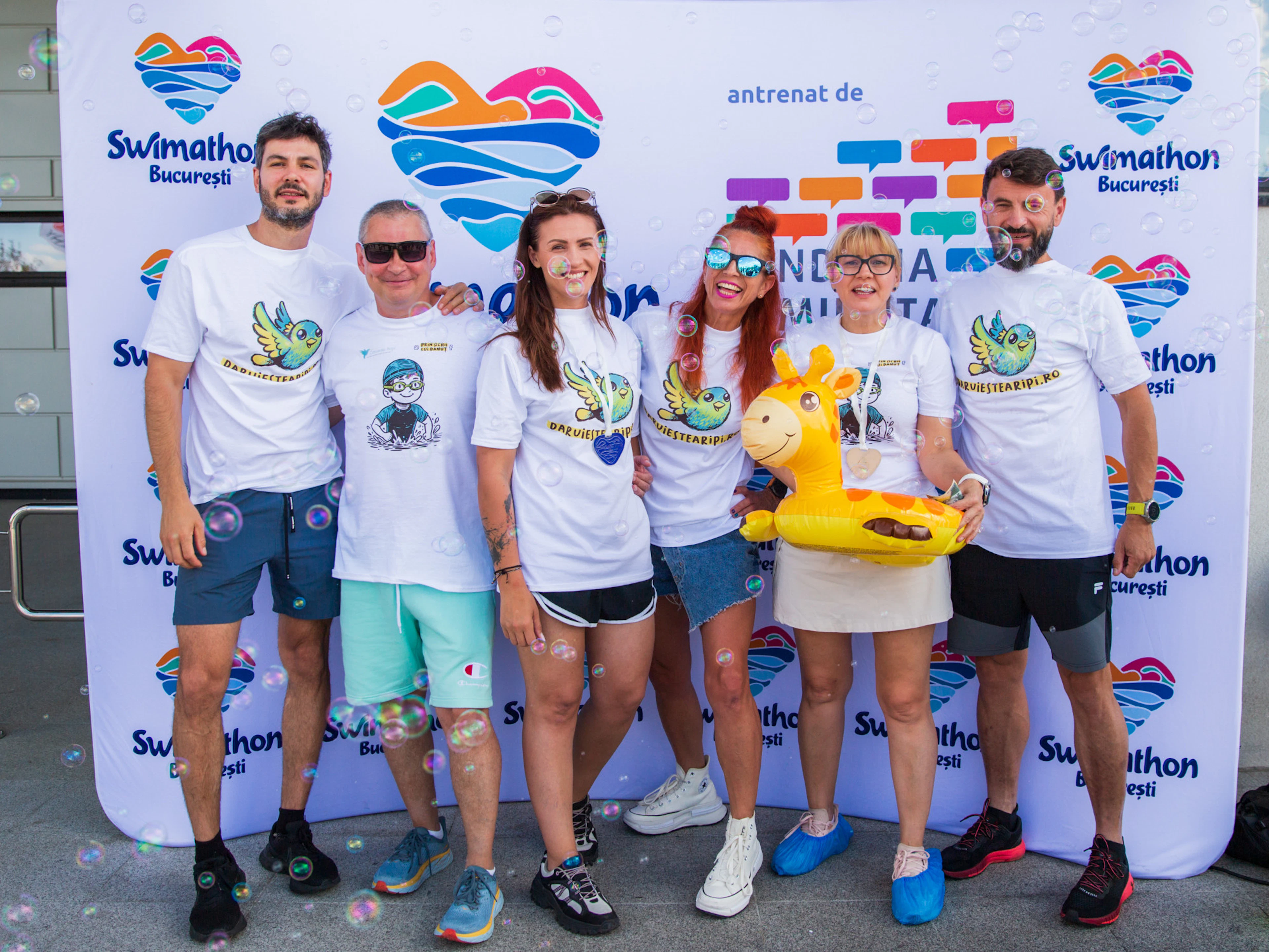 Echipa Dăruiește Aripi la Swimathon București