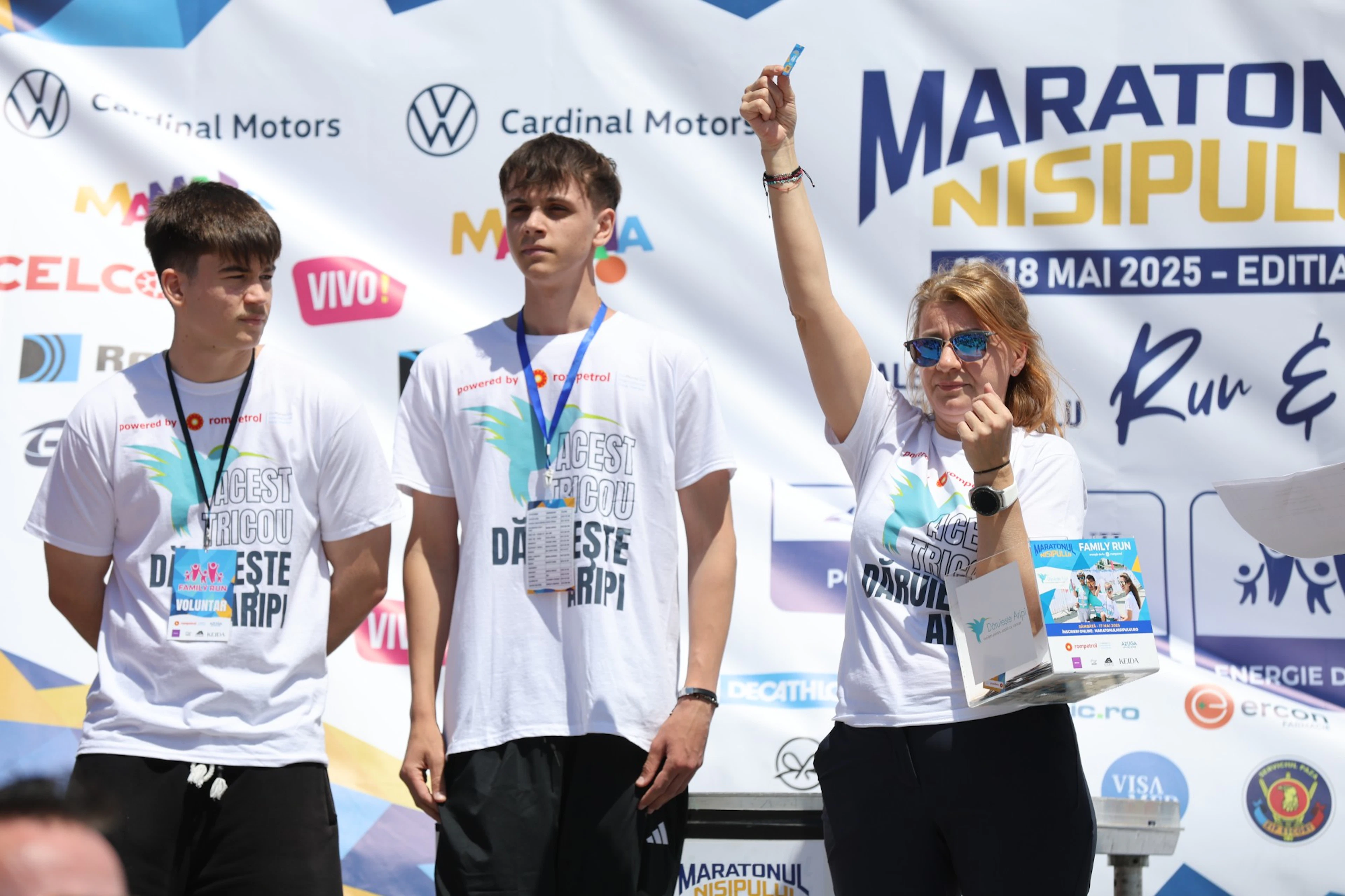 Voluntari pe podiumul Maratonului Nisipului